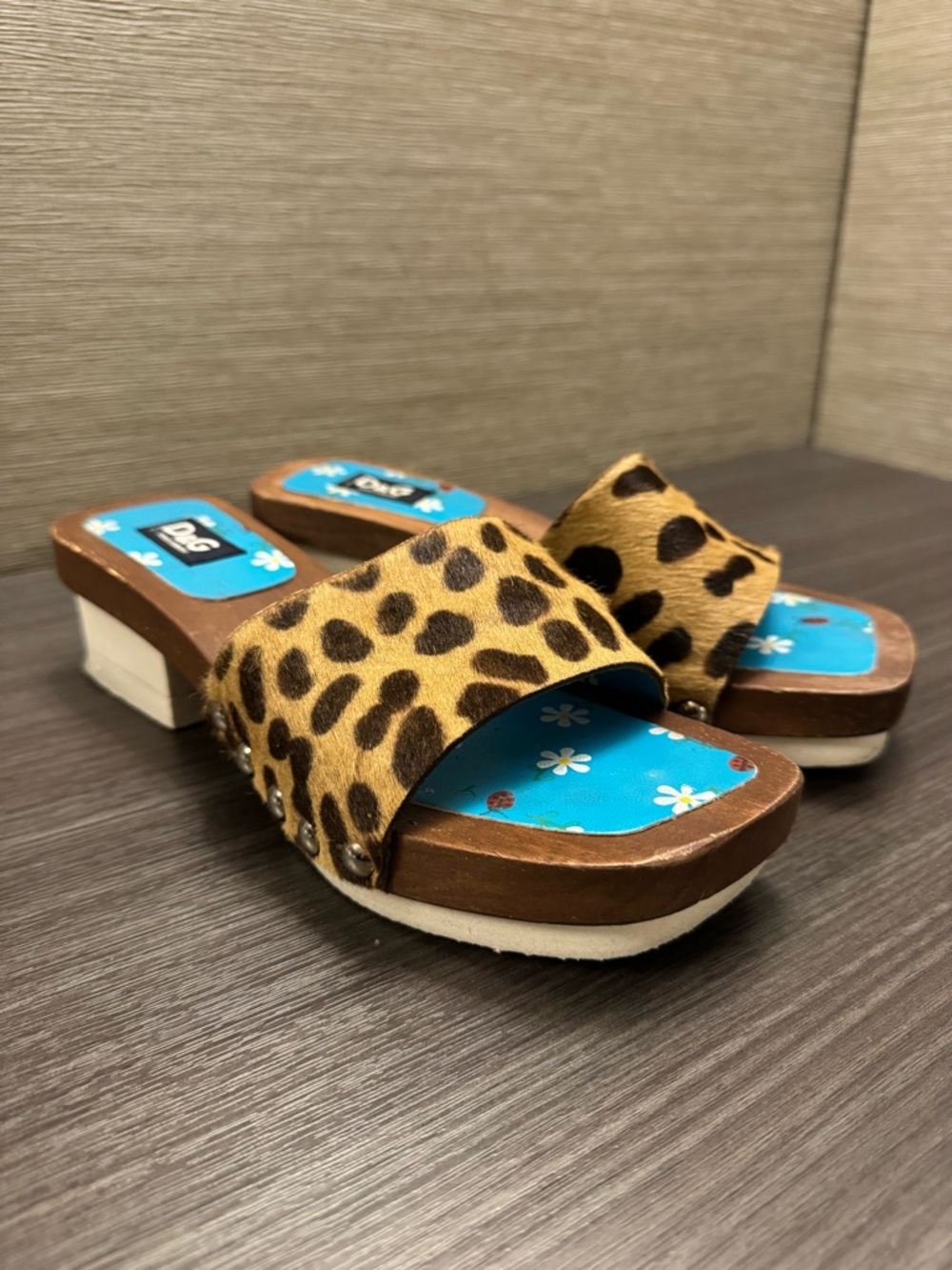 D&G Vintage Leopard Calf Hair
Wooden Mule Sandals with Floral Insole Size 37
